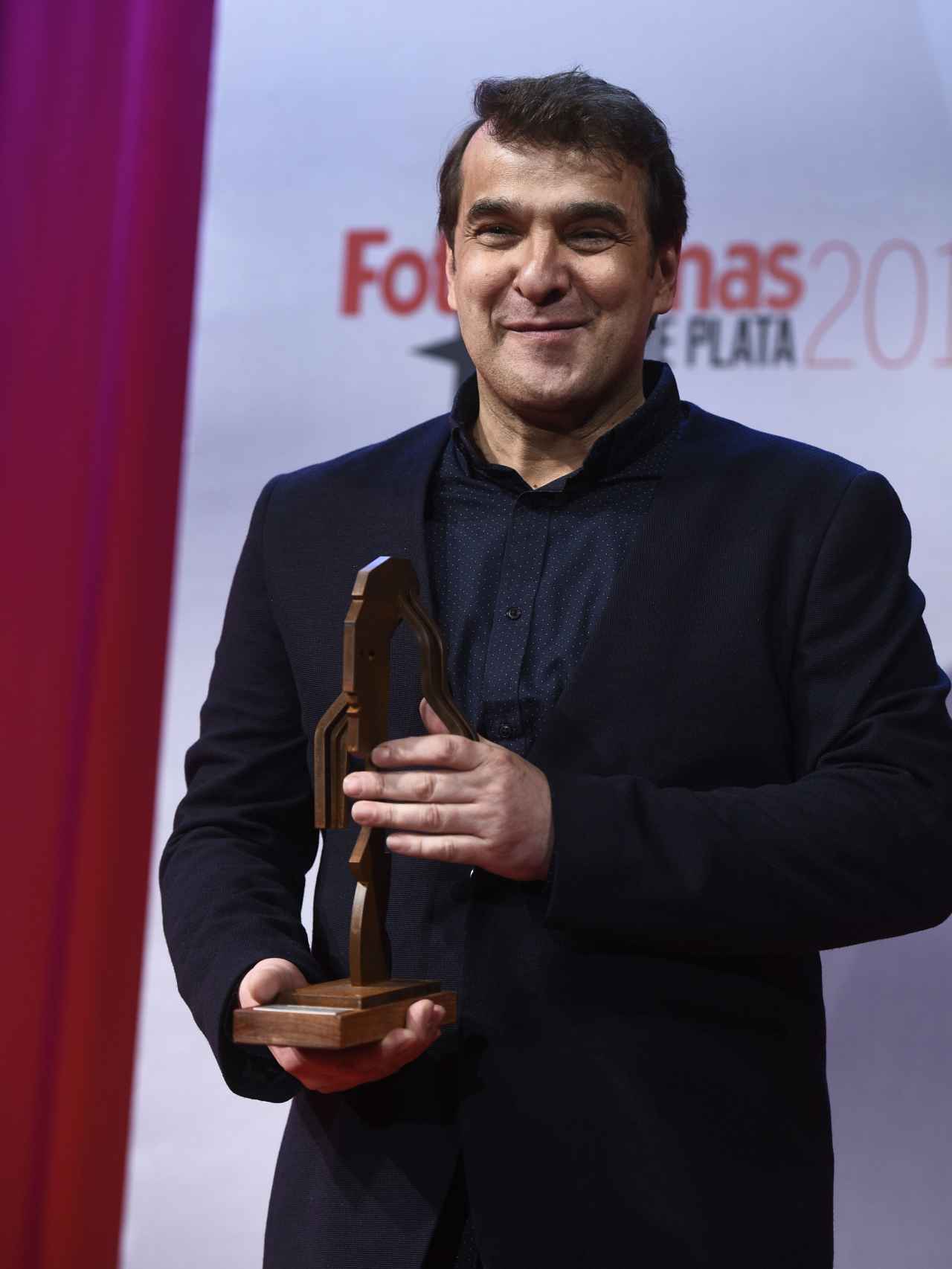Luis Merlo recogiendo el premio Fotogramas.