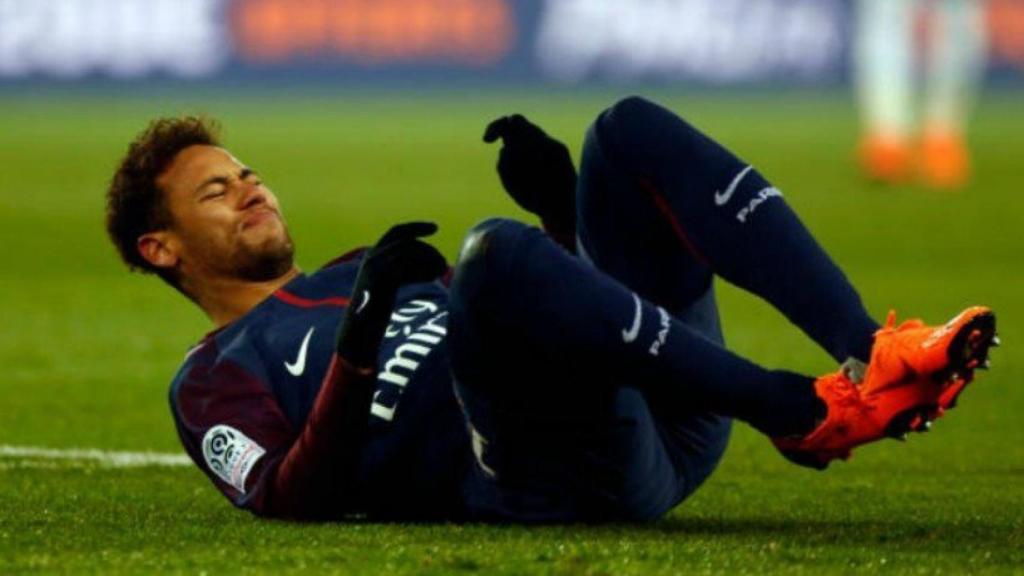 Culpan a las nuevas Nike Neymar de su lesión
