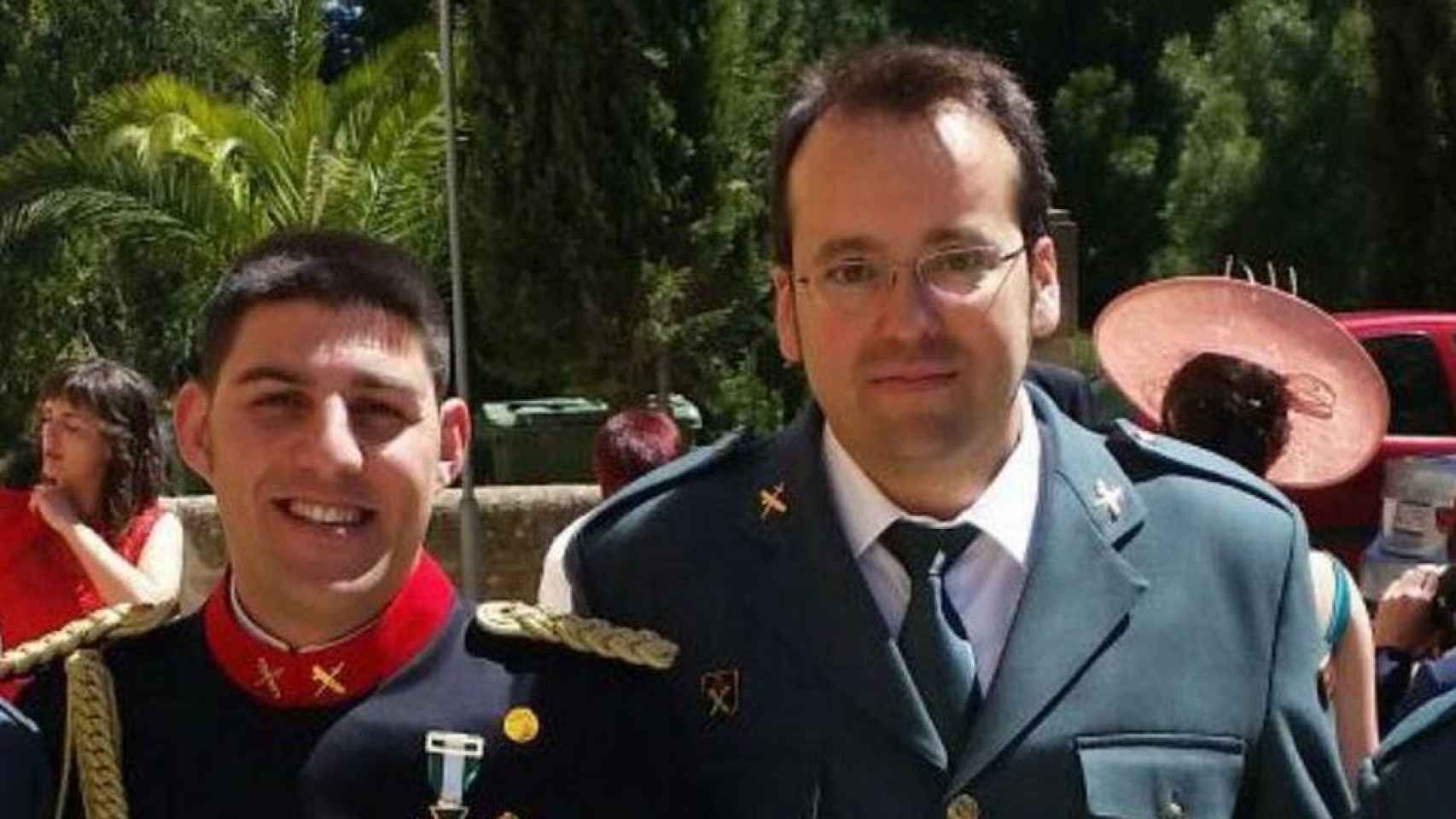 Víctor Romero (i) y Víctor Jesús Caballero (d), los dos Guardias Civiles asesinados por Robert Feher.