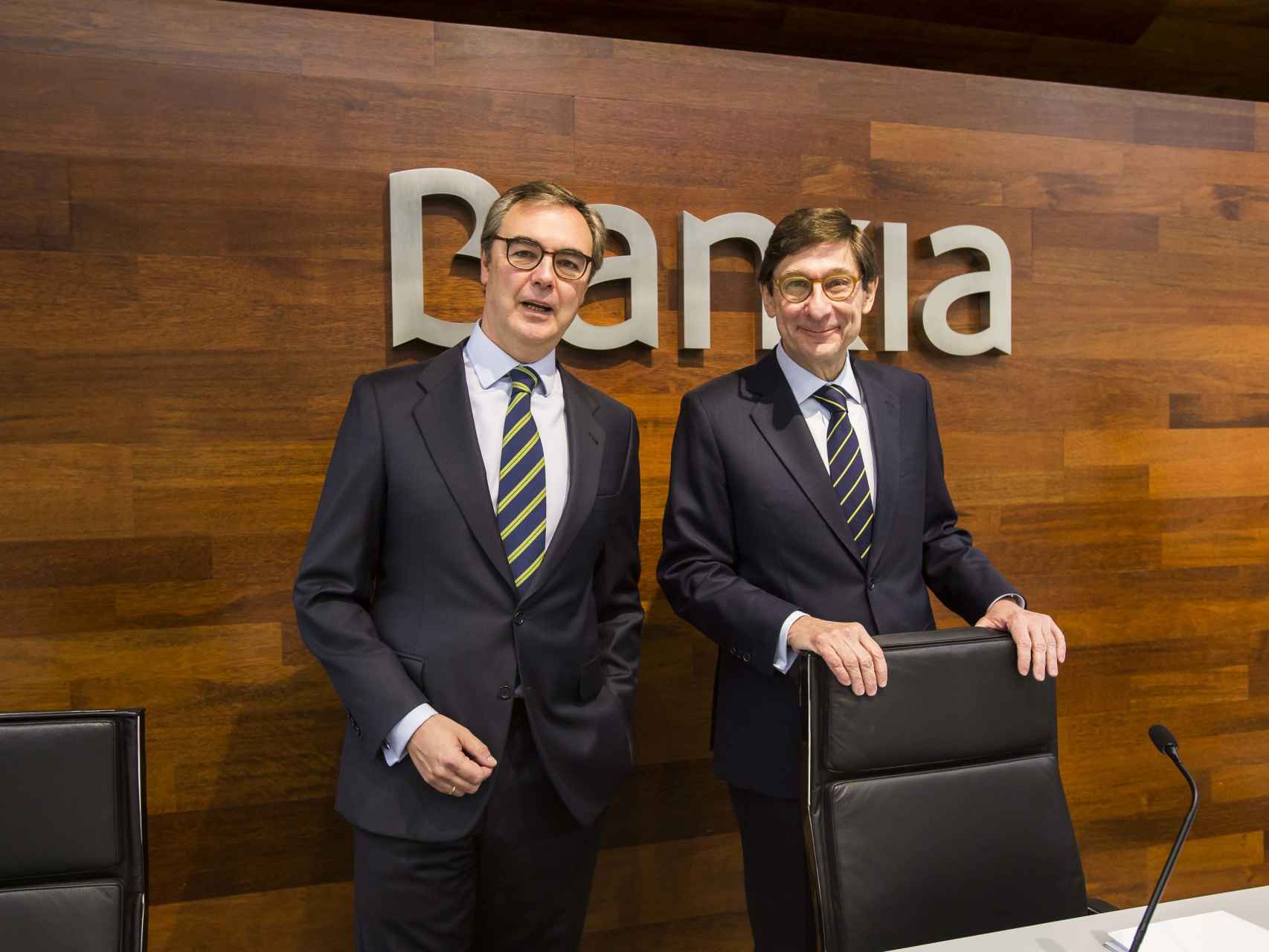 A la derecha, José Ignacio Goirigolzarri, presidente de Bankia, junto a José Sevilla, consejero delegado.