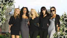 Las Spice Girls en un montaje frente a la capilla de San Jorge.