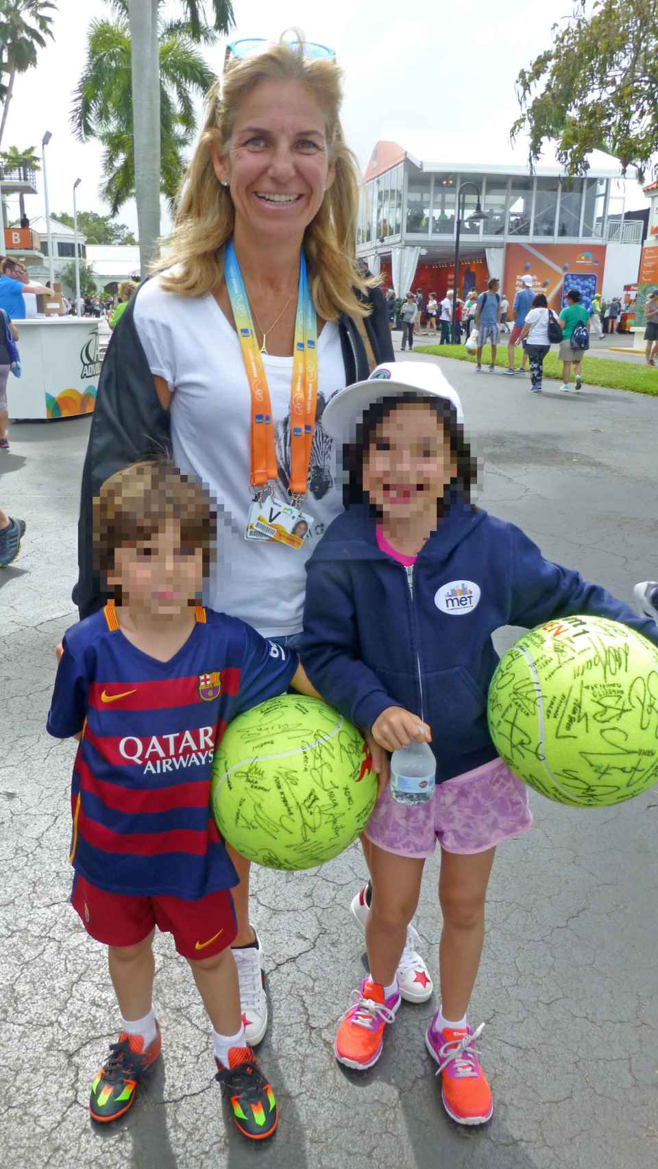 Arantxa Sánchez Vicario junto a sus hijos.