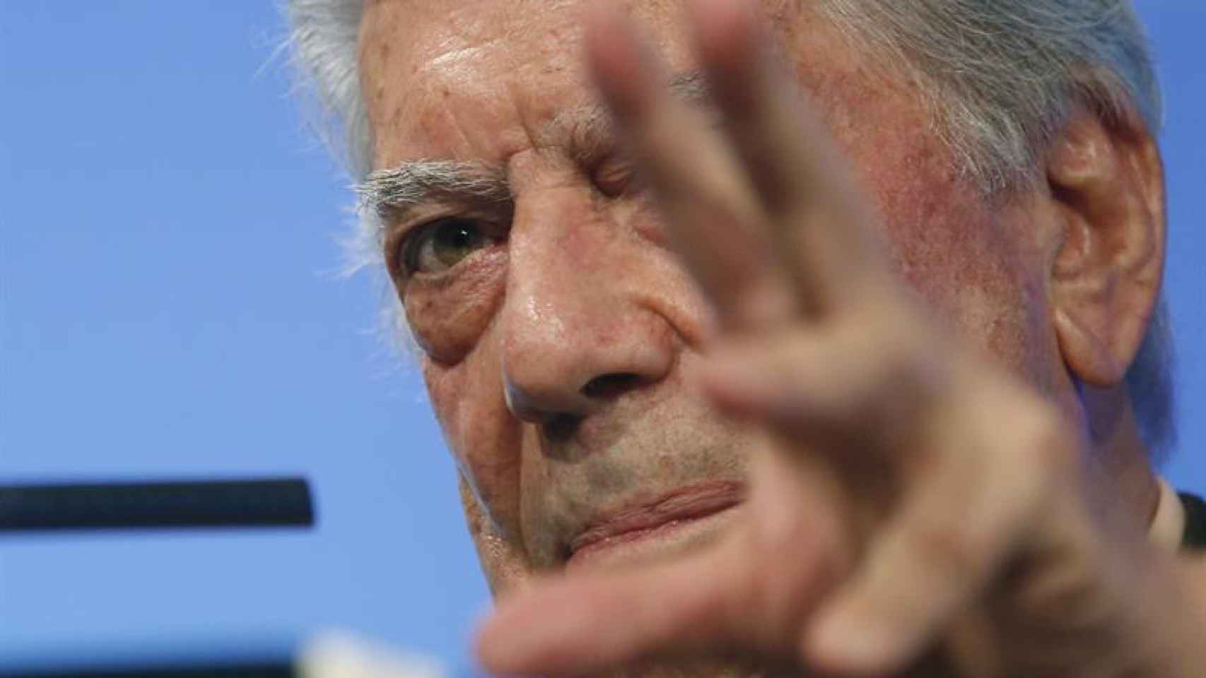 Vargas Llosa rechaza la censura de los ‘Presos políticos’ de Sierra: “Es antidemocrático”.