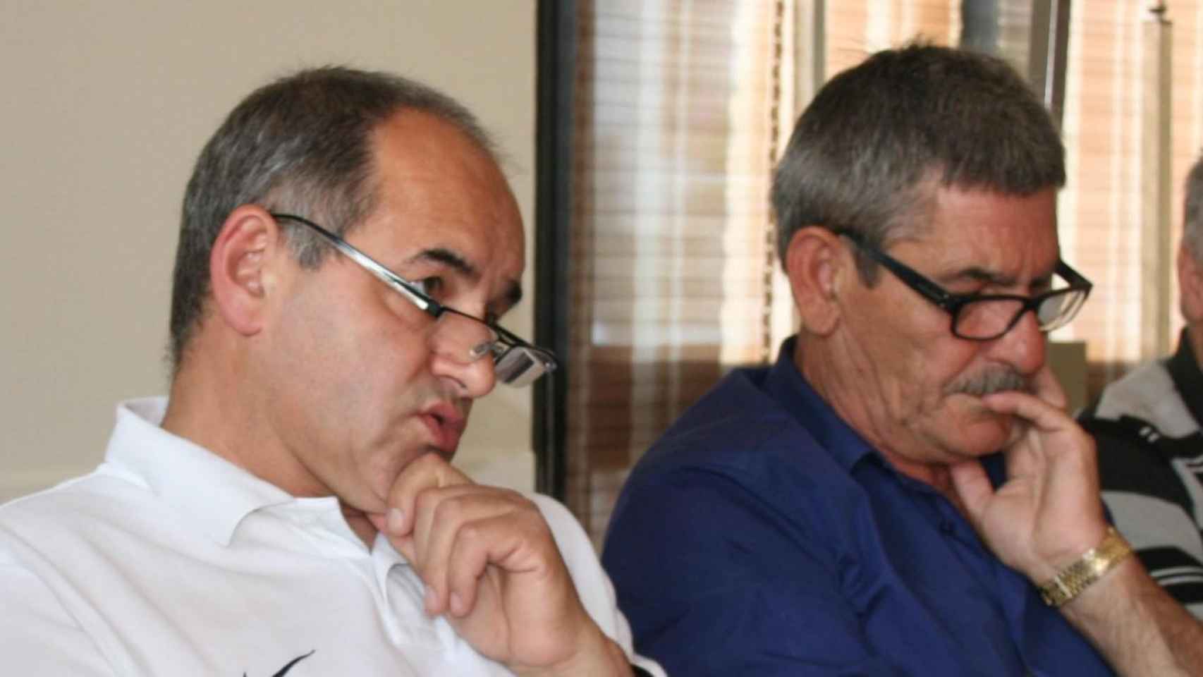 Dino Scala, a la izquierda, junto al alcalde de su municipio, Michel Détrait.