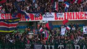 Pancarta contra el Real Madrid de los ultras del PSG