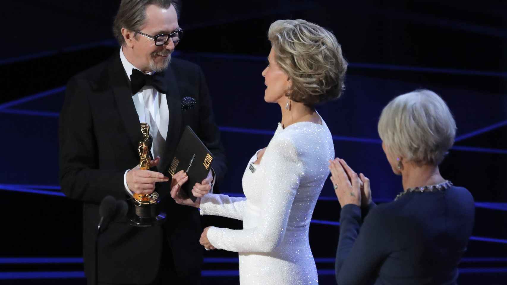 Oldman recogiendo el Oscar