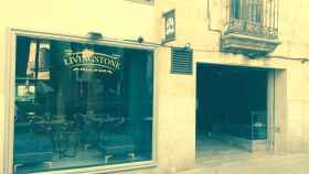La entrada del bar Livingstone, en Salamanca.