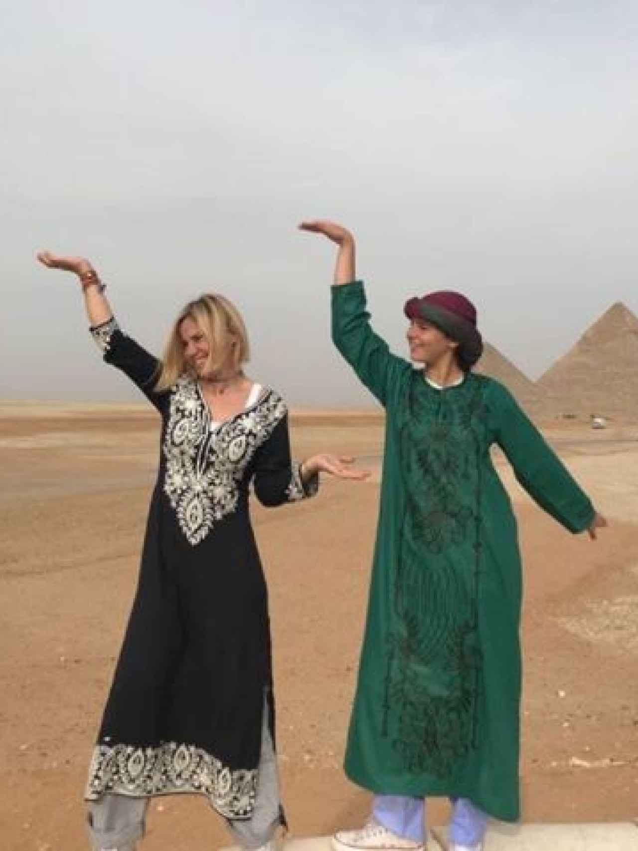 Eugenia y su hija Cayetana en Egipto.