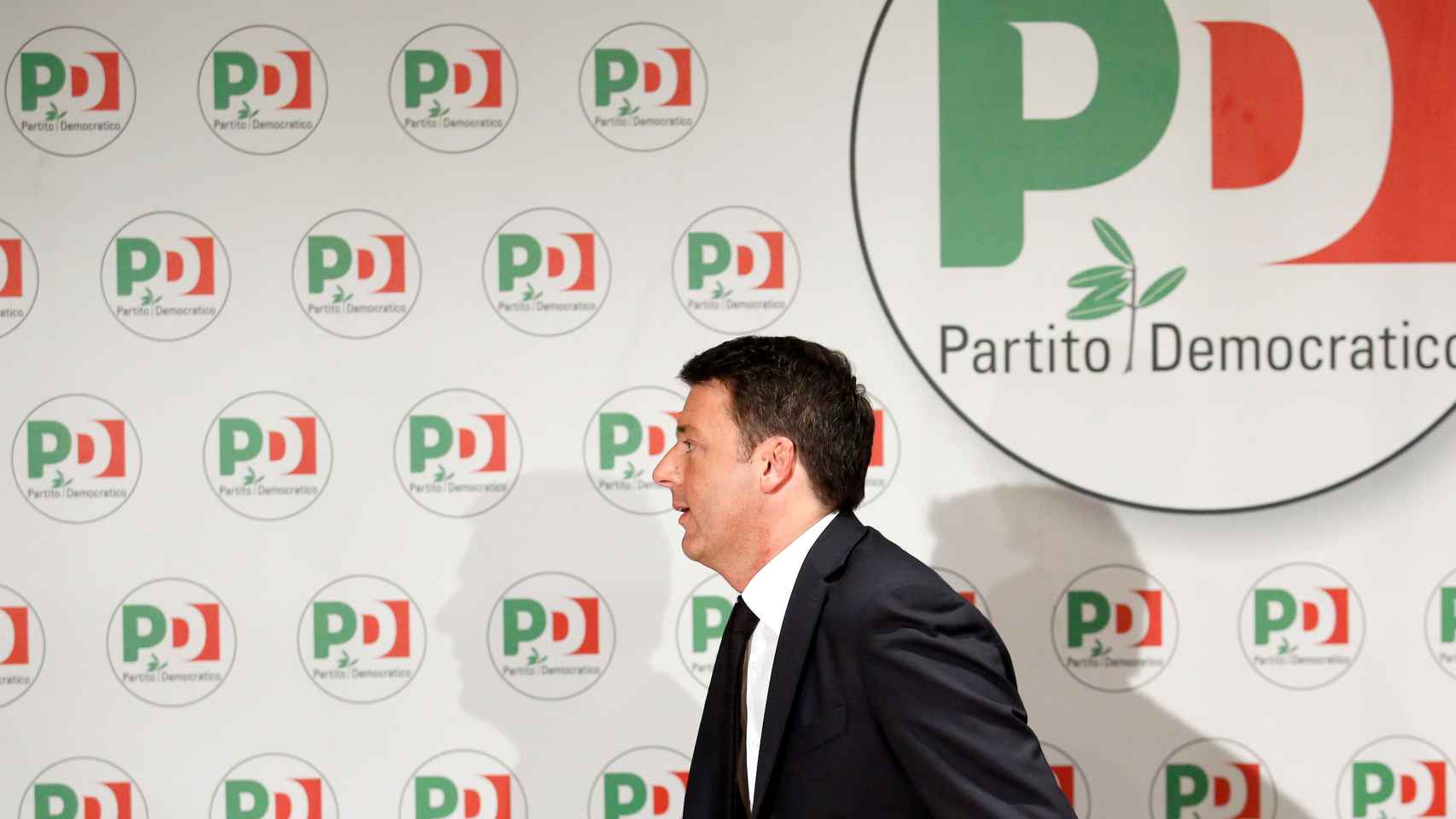 Renzi tras anunciar su dimisión este lunes como líder del PD
