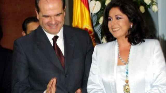Isabel Pantoja 'se aferra' a la Medalla de Andalucía y se niega a devolverla