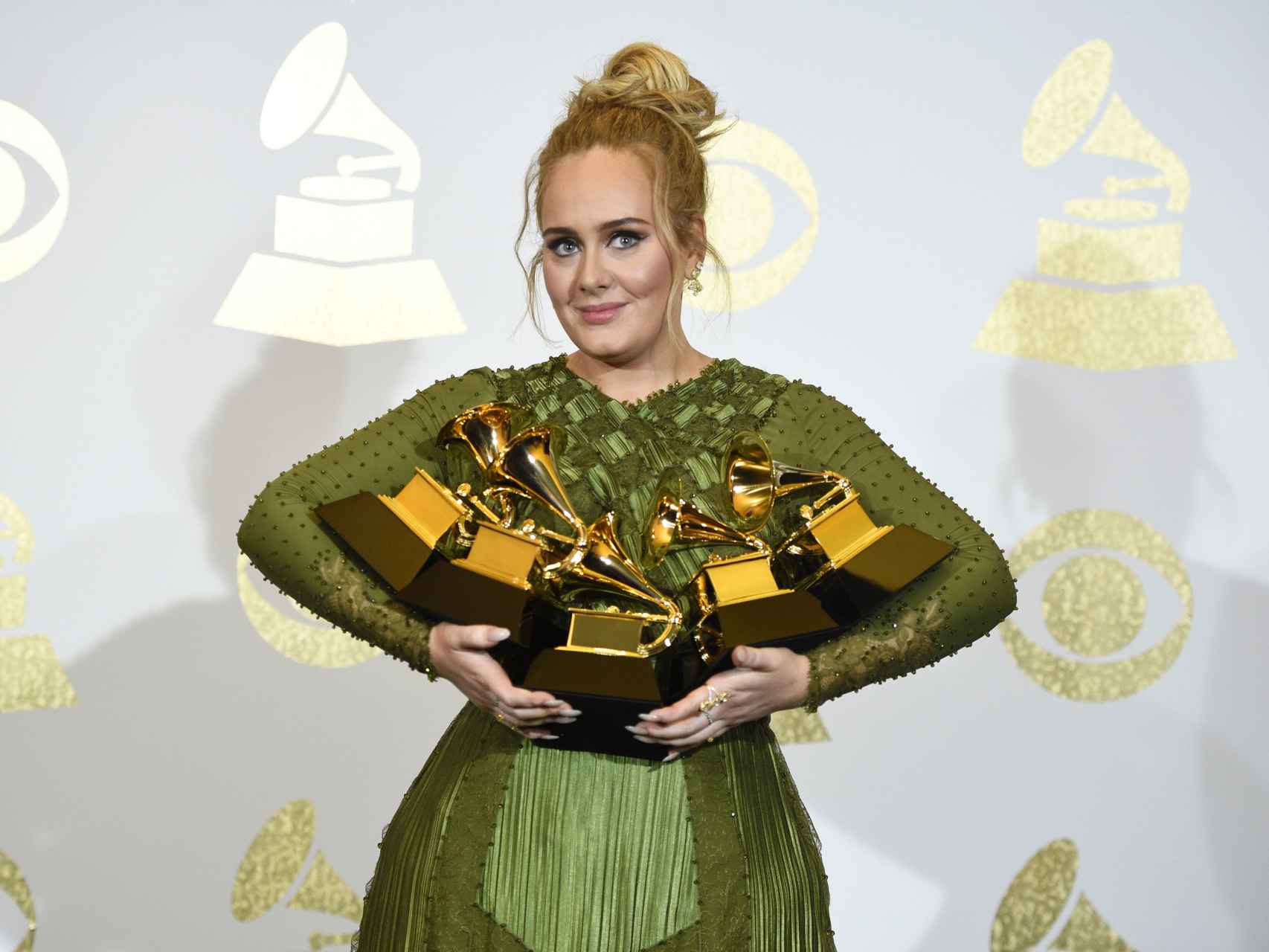 La cantante Adele en la ceremonia de los Grammy 2017.