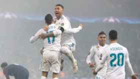 Los jugadores celebran su victoria contra el PSG