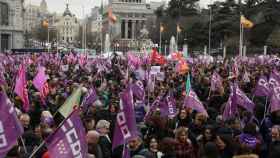 Las mujeres desbordan las calles de Madrid con una protesta feminista masiva