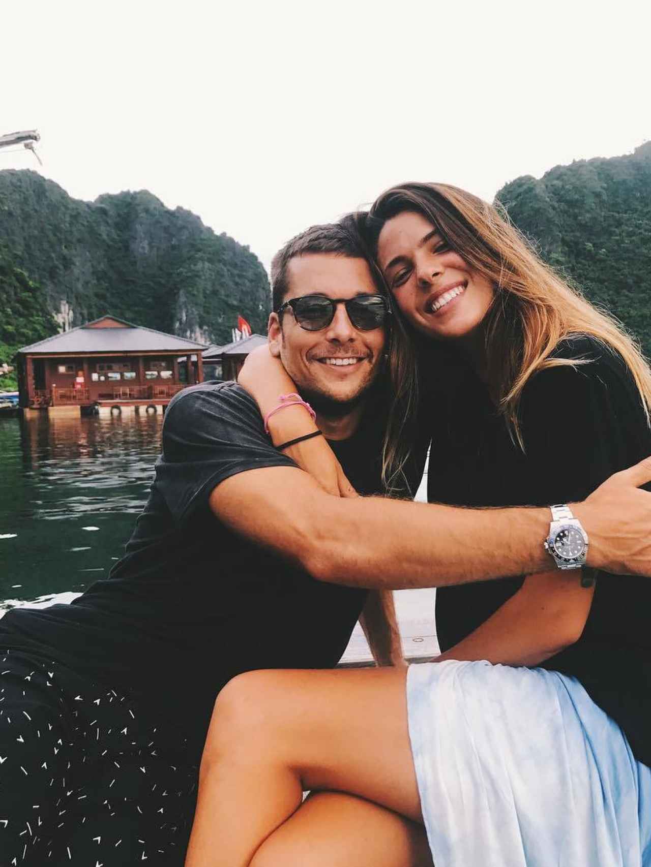 Laura Matamoros junto a su novio en Bali.