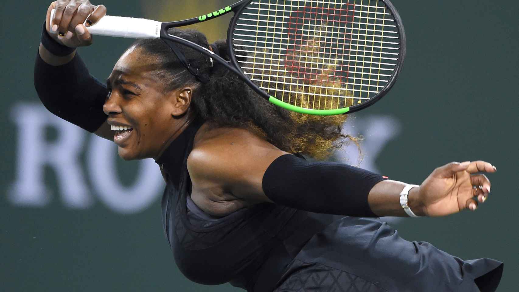 Serena, durante el partido ante Diyas en Indian Wells.