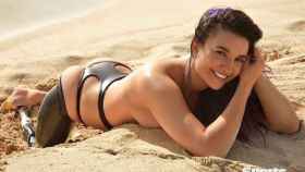 Brenna Huckaby posa en la playa para Sport Illustrated.