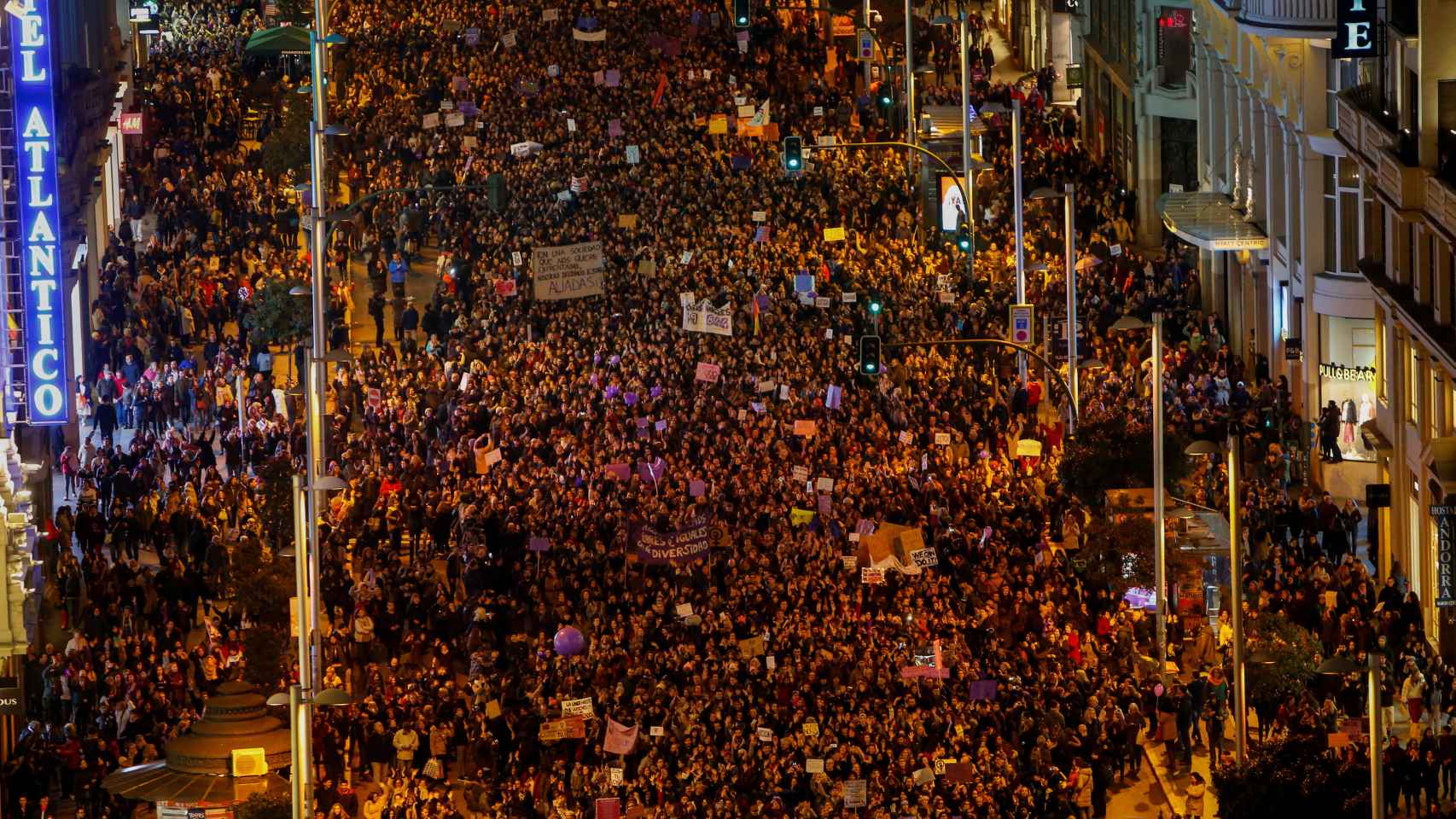 Imagen de la marcha que ha cerrado la jornada de huelga en Madrid por el Día Internacional de la Mujer.
