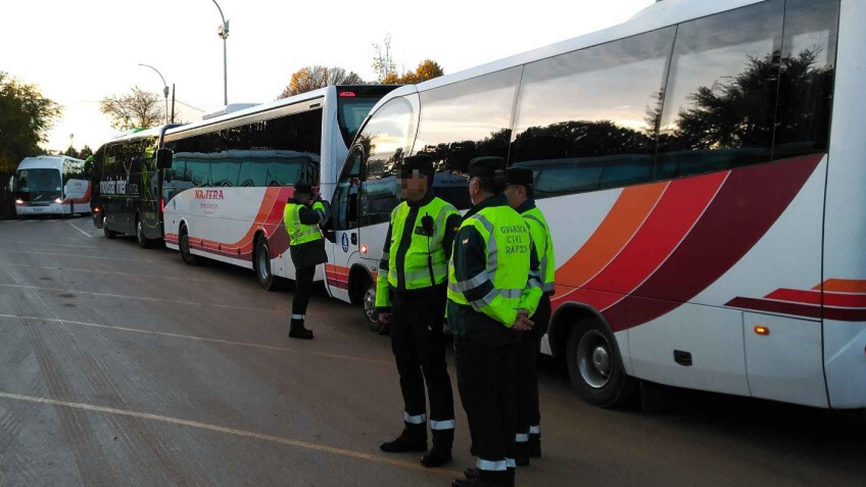 guardia civil autobuses