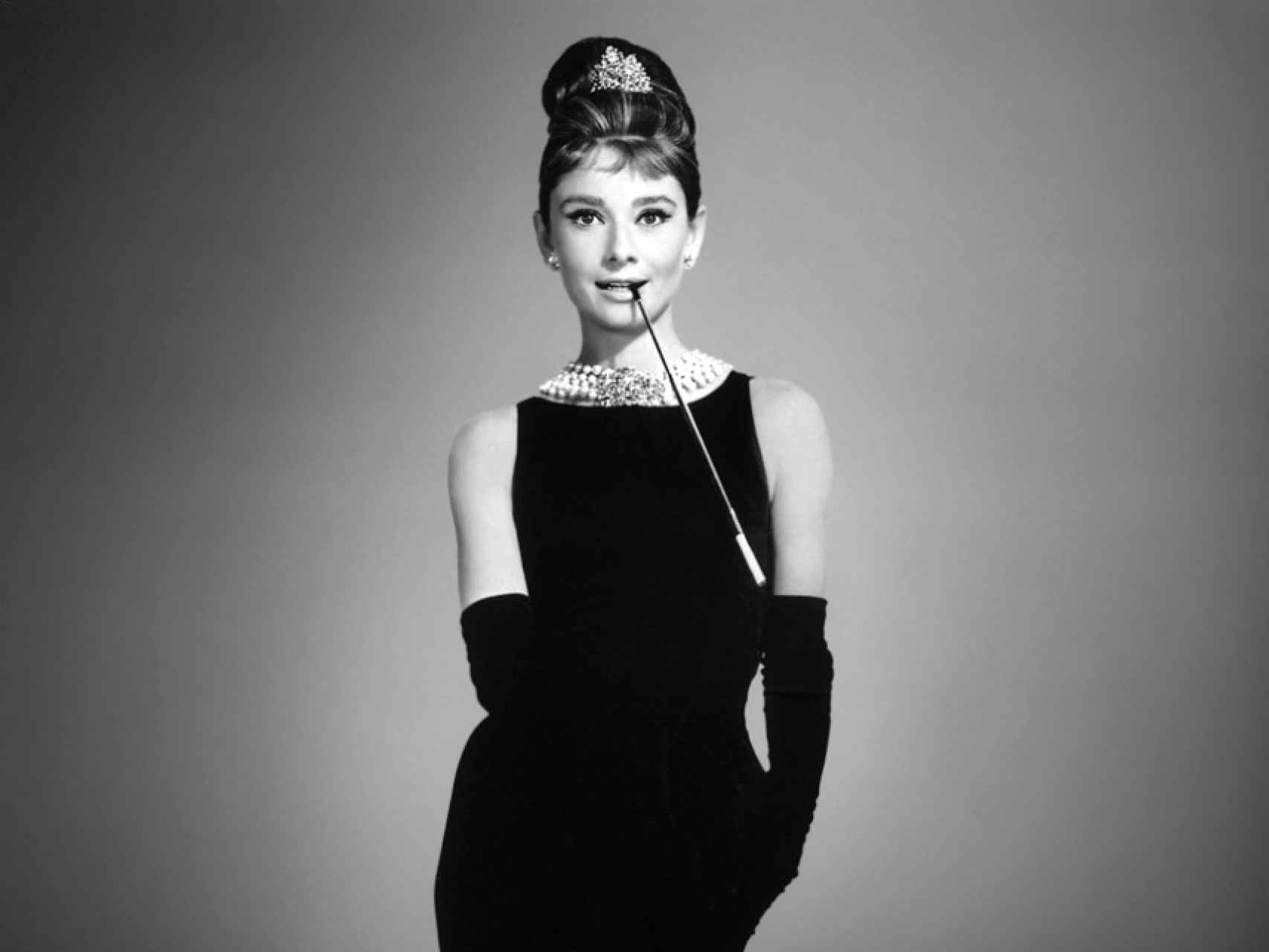 Adiós a Givenchy, el diseñador que convirtió a Audrey Hepburn en una estrella.