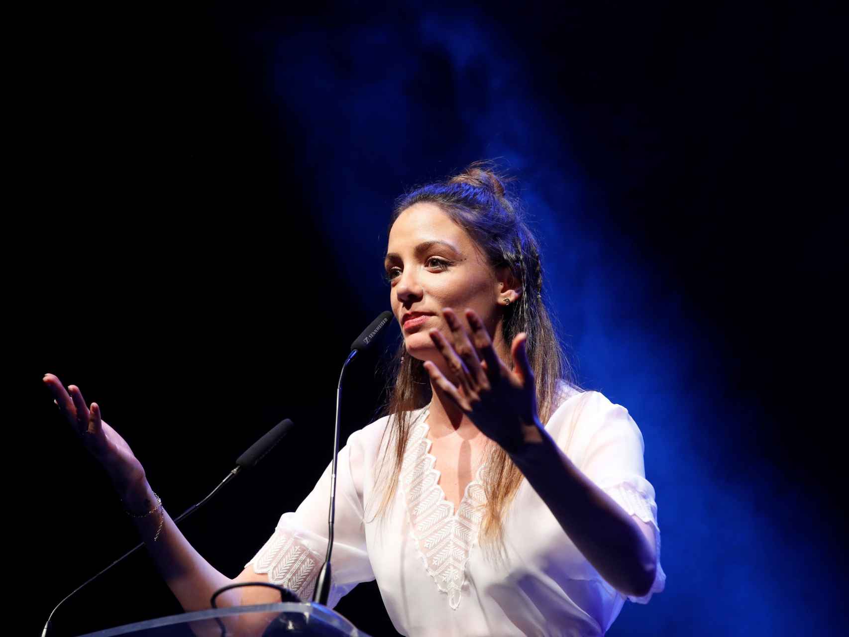 La actriz María Hervás recibe el premio a la Mejor Actriz Protagonista de Teatro.