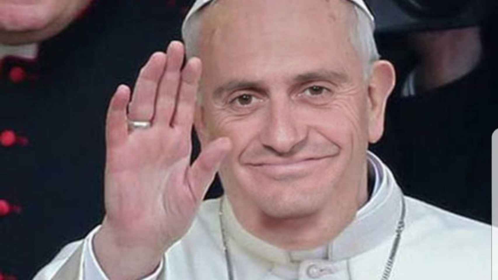 Pepe Viyuela en el cuerpo del Papa Francisco.