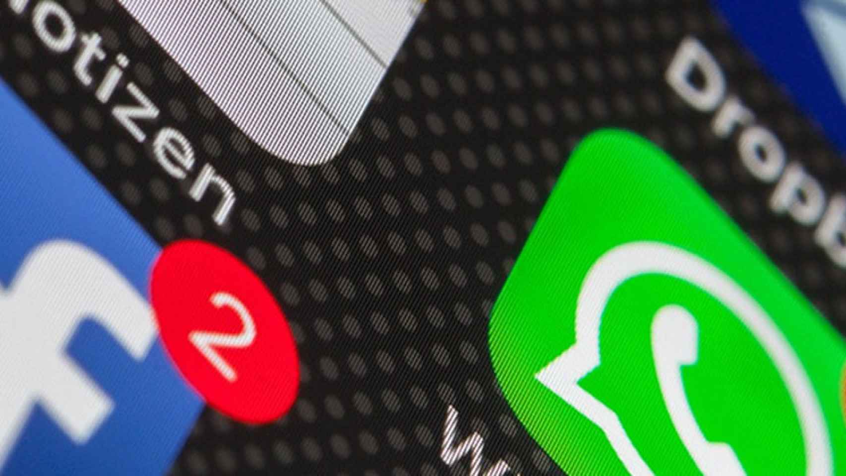Estados Unidos pide a Facebook que se deshaga de WhatsApp.