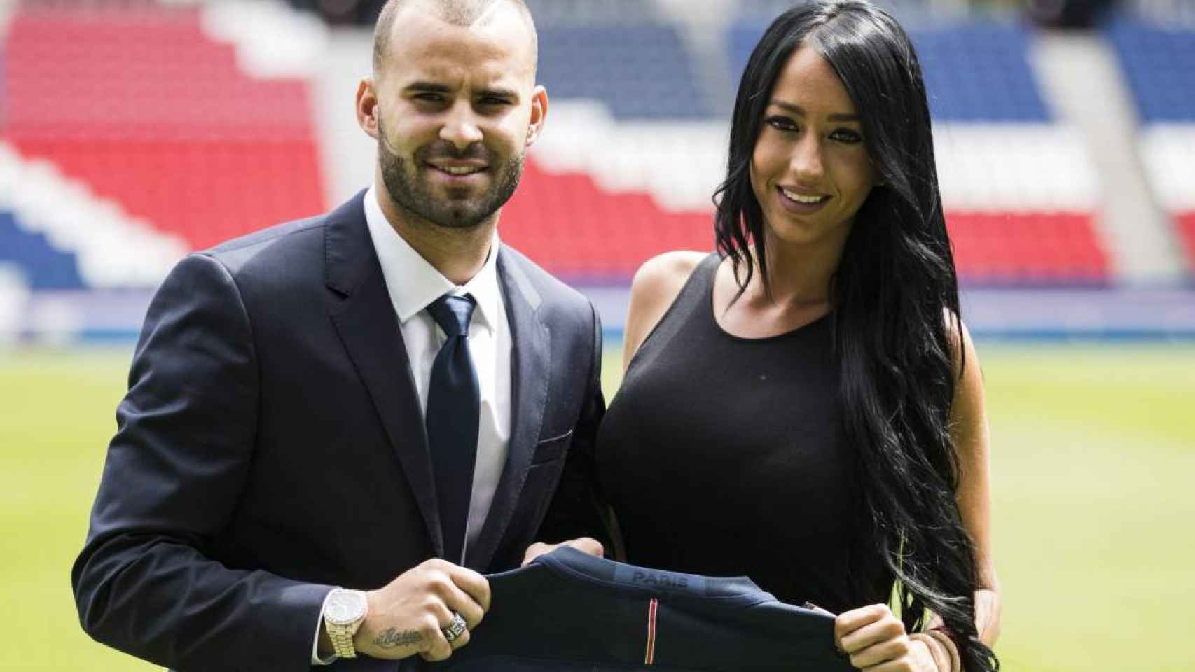 Aurah Ruiz, con Jesé, en la presentación del jugador con el PSG.