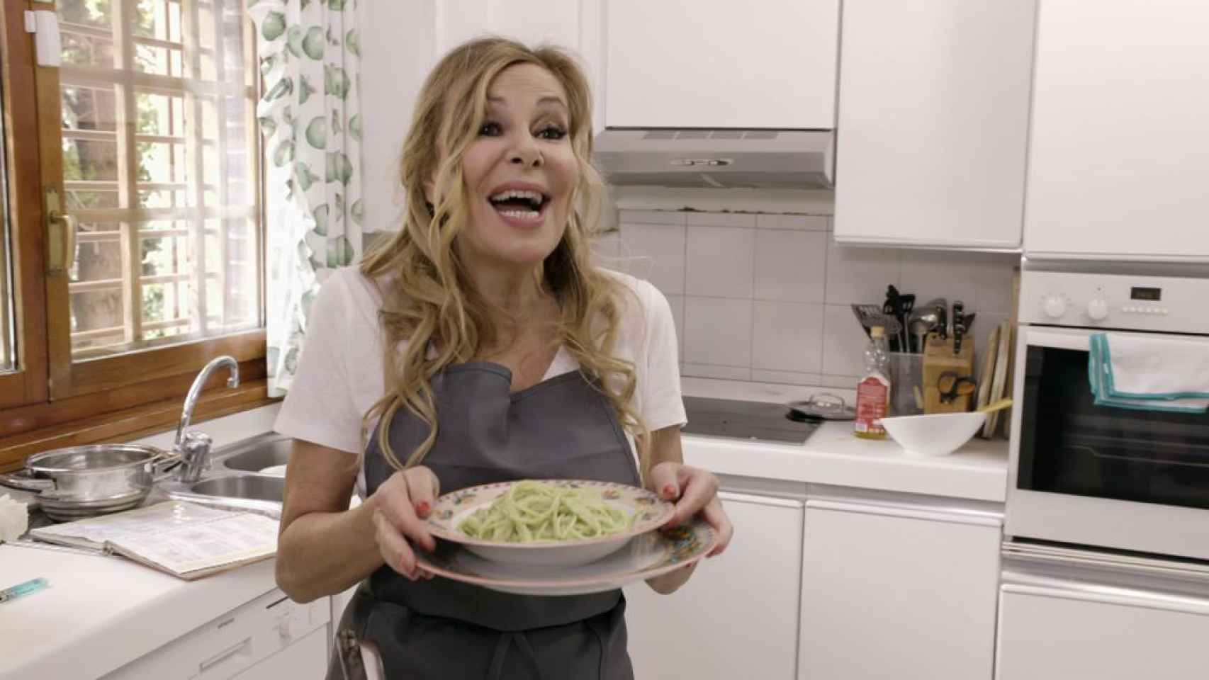 La desastrosa cocina de Ana Obregón en 'Ven a cenar conmigo'