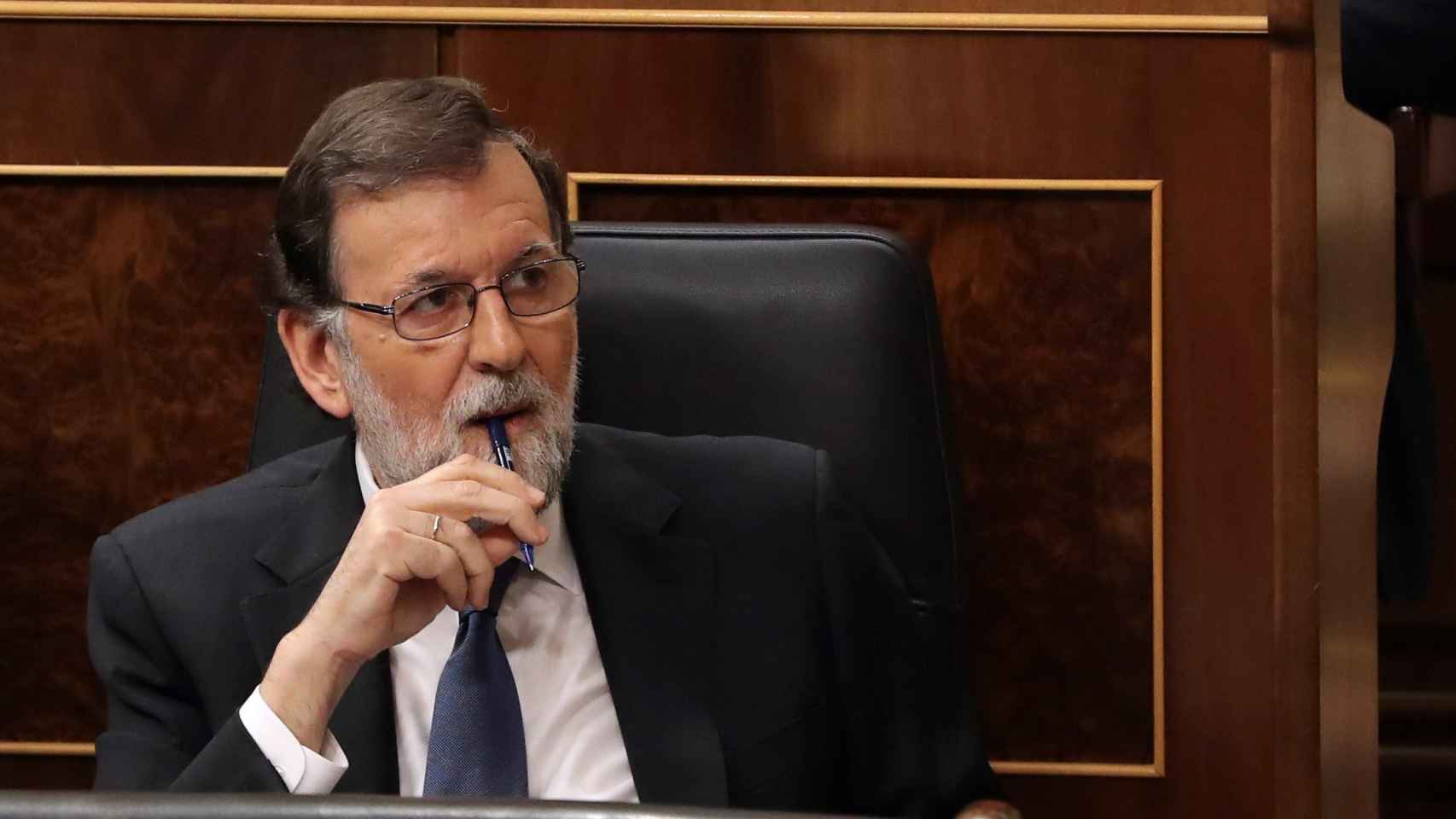 Rajoy, durante el pleno del Congreso este jueves.