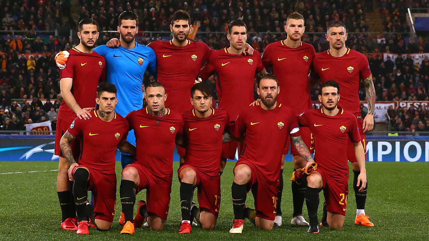 Alineación de la Roma antes de su último partido de Champions.