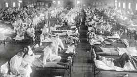Un hospital repleto de pacientes durante la Gran Guerra.