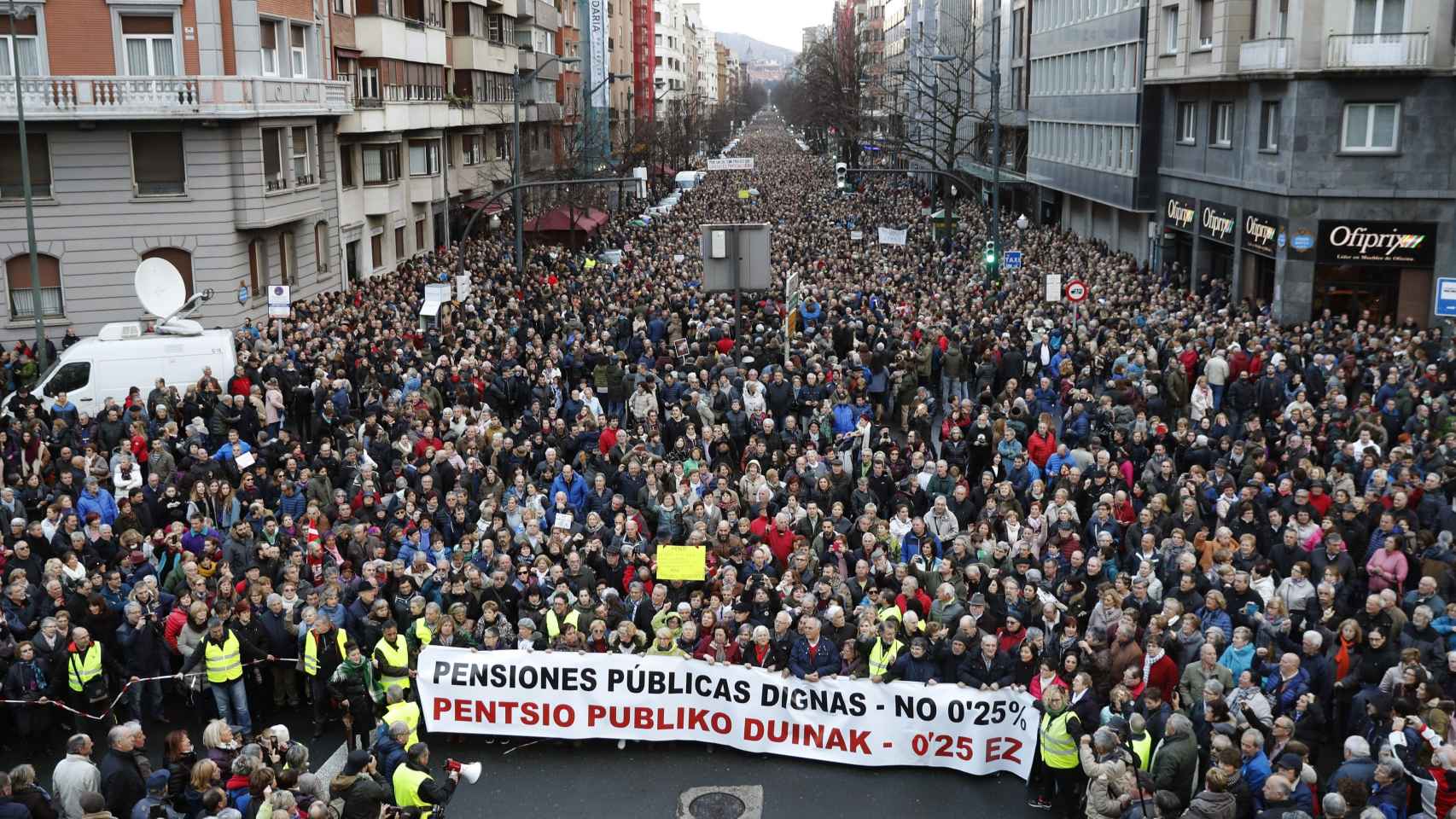 Manifestación en las calles de Bilbao en demanda de pensiones justas.