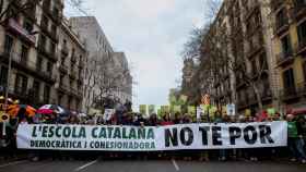 Cabecera de la manifestación convocada por la defensa del modelo de inmersión lingüística en la escuela catalana.