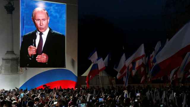 Putin: paseo hacia el cuarto mandato con el enemigo fuera de casa