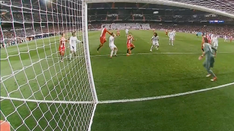 Falta de Stuani en el segundo gol del Girona ante el Madrid