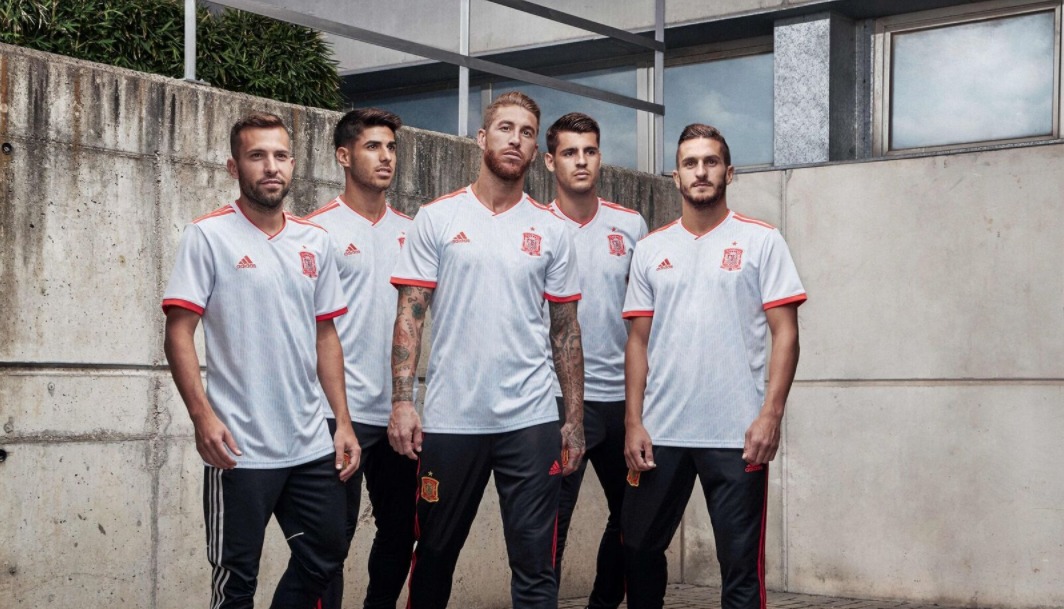 Oficial: Así es la segunda equipación de la Selección para el Mundial de Rusia