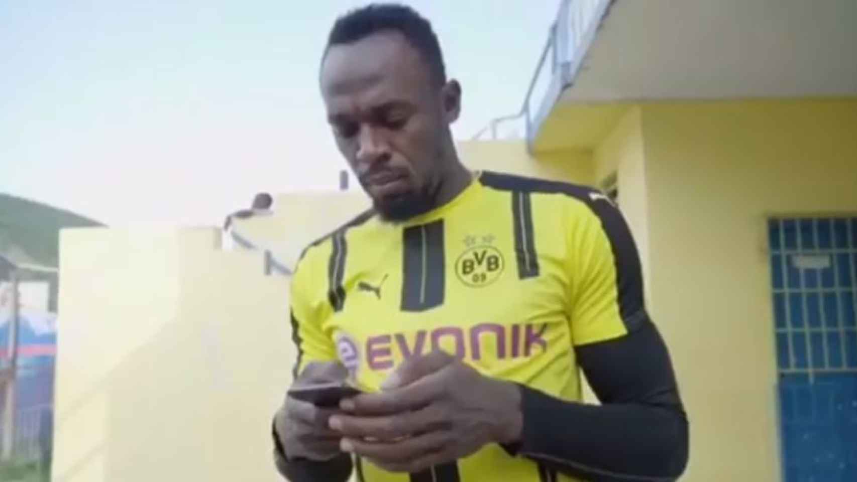 Usain Bolt, con la camiseta del Borussia Dortmund.