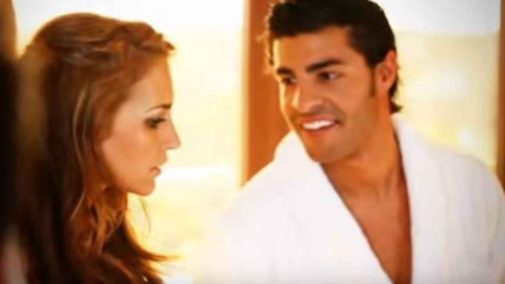 Paula Echevarría y Miguel Torres en el videoclip de Bustamante.