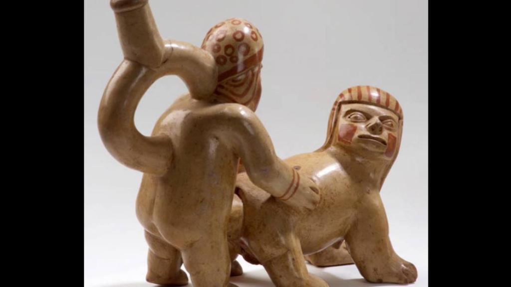 Un huaco inca que muestra a un hombre copulando con una mujer-animal.