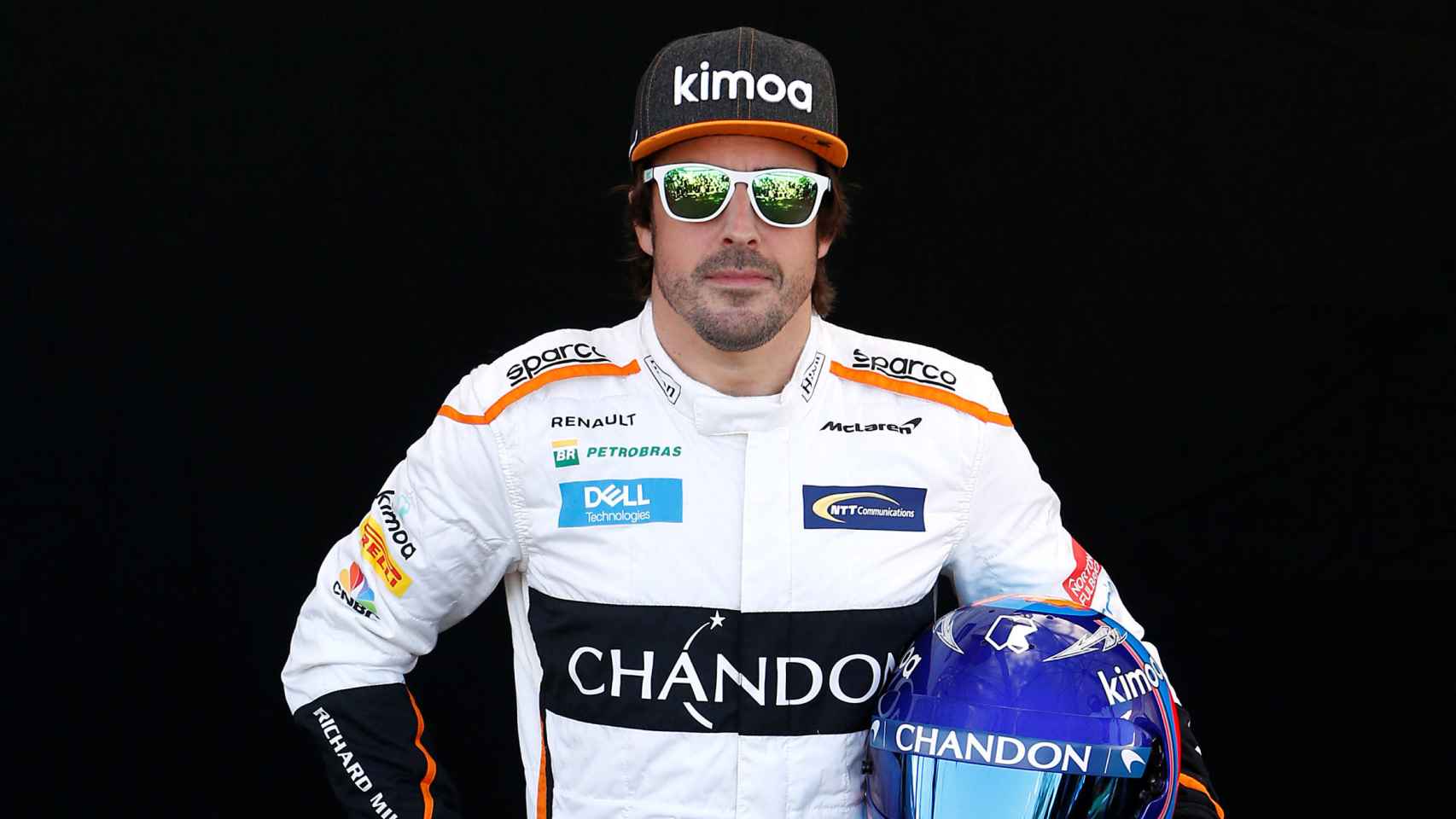 Fernando Alonso posa para la foto oficial de la temporada 2018.