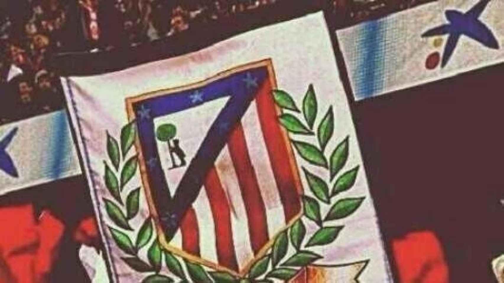 Más de 8.000 firmas para recuperar el auténtico escudo del Atlético
