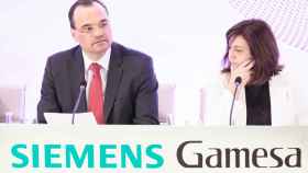 El CEO de Siemens Gamesa, Markus Tacke, y la presidenta, Rosa García.