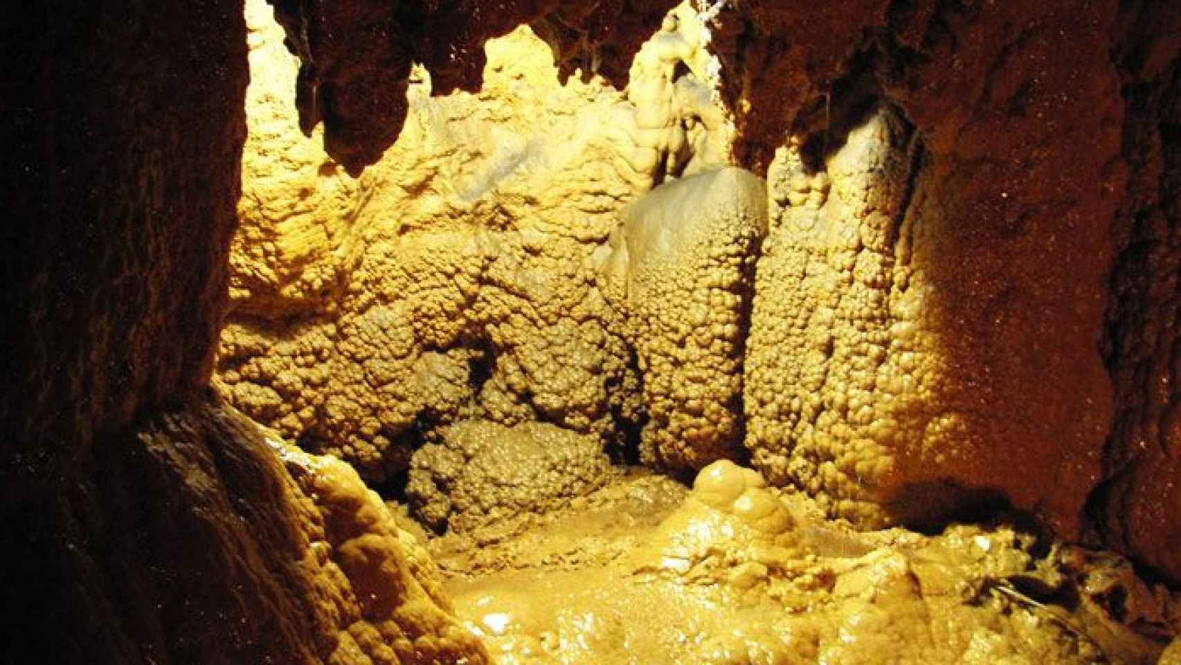 Cueva-de-Valporquero