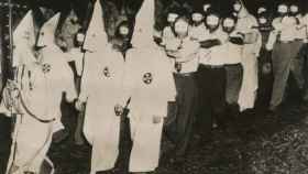 ¿Ku Klux Klan o Semana Santa? Estos jóvenes españoles no lo tienen claro
