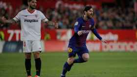 Messi celebra su gol, el del empate del Barcelona en Sevilla.