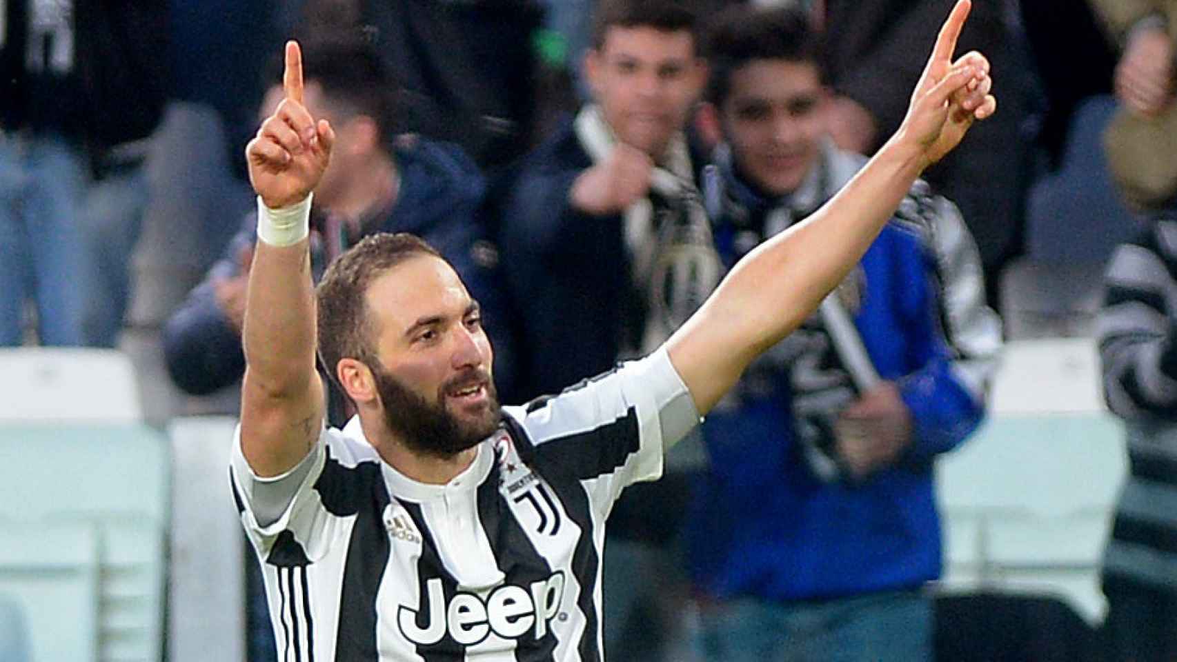 Gonzalo Higuaín celebra un gol con la Juventus.