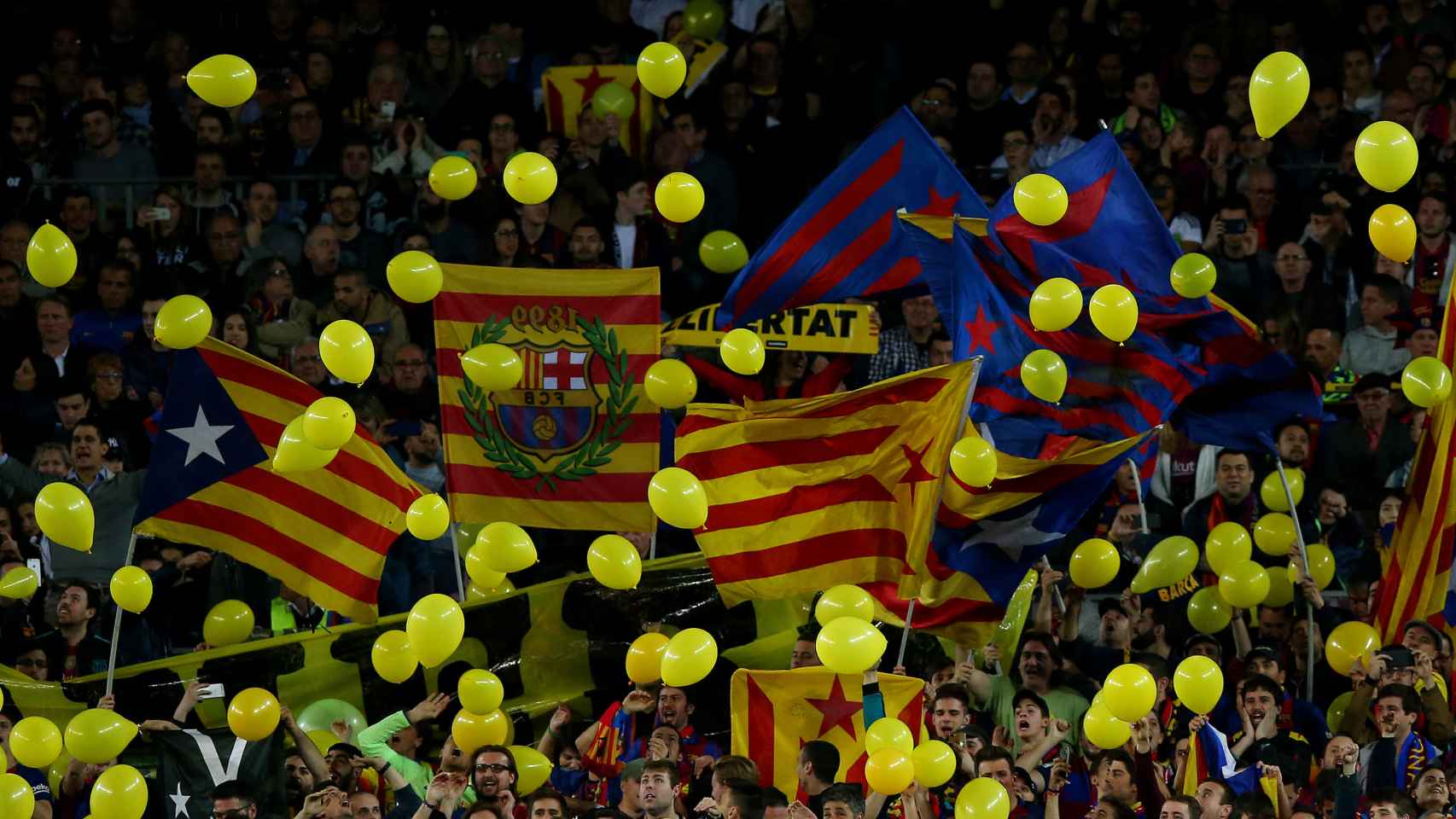 El Camp Nou se llenó de globos amarillos en el Barcelona - Roma.