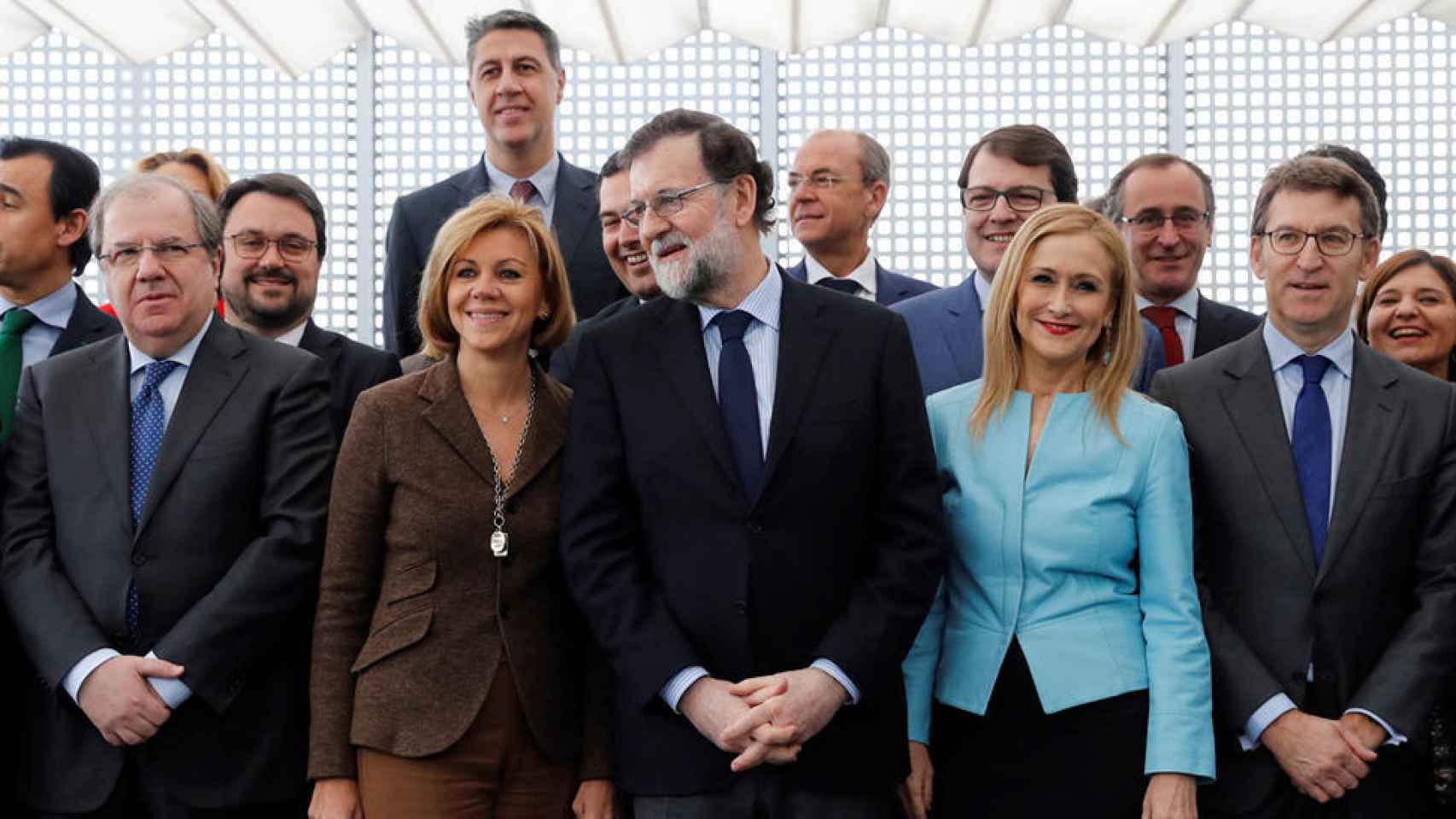 Mariano Rajoy con algunos de sus barones en Génova, en una imagen de archivo.