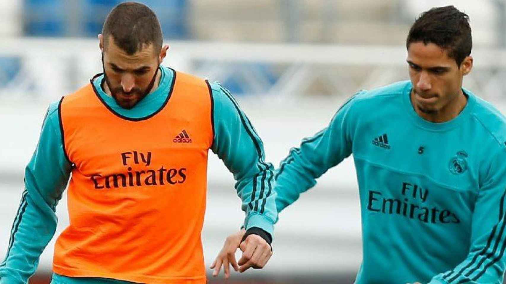 Benzema y Varane, en un entrenamiento del Real Madrid