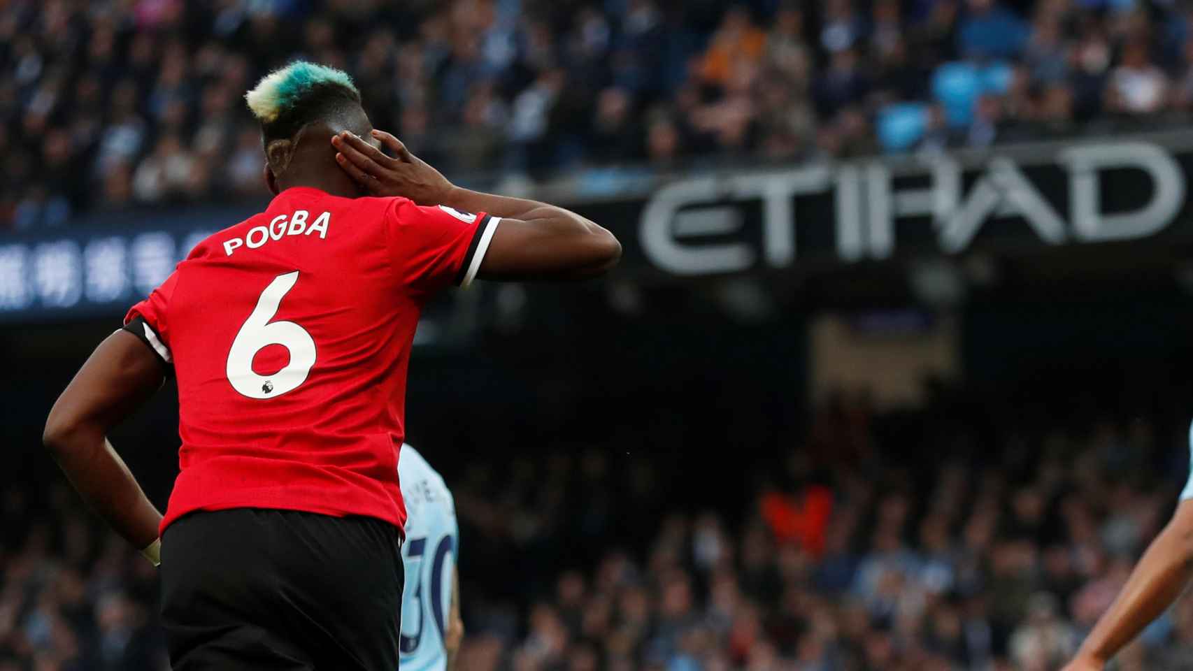 Pogba celebra uno de sus dos goles en el Manchester City - Manchester United.